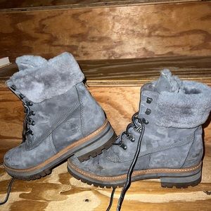 Gently worn Timberland Women's Courmayeur Valley Wp 6in With Shearling
